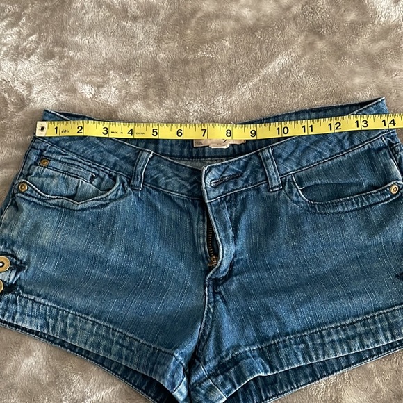 2.1 Denim shorts - Picture 6 of 7